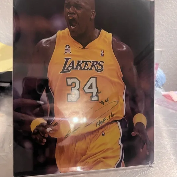 Signed Shaquille O’Neal Lakers 8x10 Photo“HOF 16” Inscription With Display Stand - Picture 4 of 4